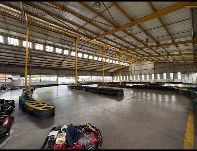 2,100M² WAREHOUSE FOR SALE IN STRIJDOMPARK